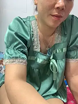 Snapshot of Baby-bigtits chatting on October 2, 11:39 am Baby-bigtits online show from October 2, 11:39 am