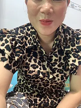 Snapshot of Baby-bigtits chatting on October 6, 3:04 am Baby-bigtits online show from October 6, 3:04 am