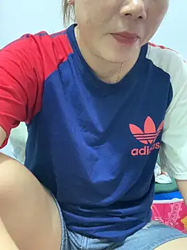 Snapshot of Baby-bigtits chatting on October 19, 4:13 am Baby-bigtits online show from October 19, 4:13 am