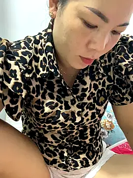 Baby-bigtits online show from November 17, 4:07 am