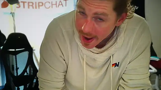 Snapshot of Rock_Pierce chatting on July 24, 2:26 pm Rock Pierce online show from July 24, 2:26 pm