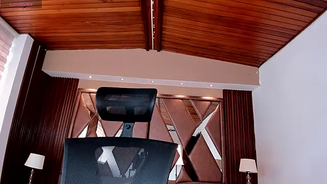 IsabellaaJoness online show from April 15, 7:58 pm