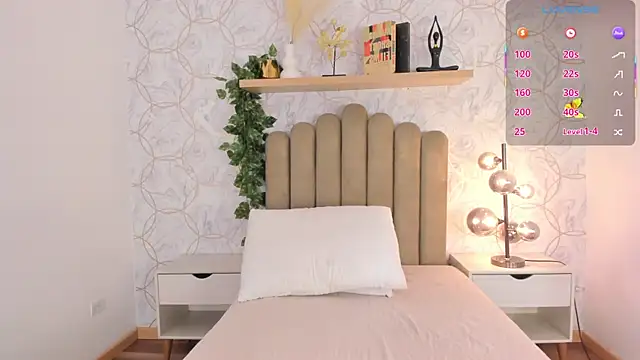 Snapshot of Roma__love chatting on September 24, 11:57 am Roma  love online show from September 24, 11:57 am