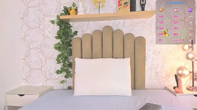 Snapshot of Roma__love chatting on October 20, 12:27 pm Roma  love online show from October 20, 12:27 pm