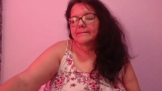Snapshot of kassandra02 chatting on April 30, 12:33 pm kassandra02 online show from April 30, 12:33 pm