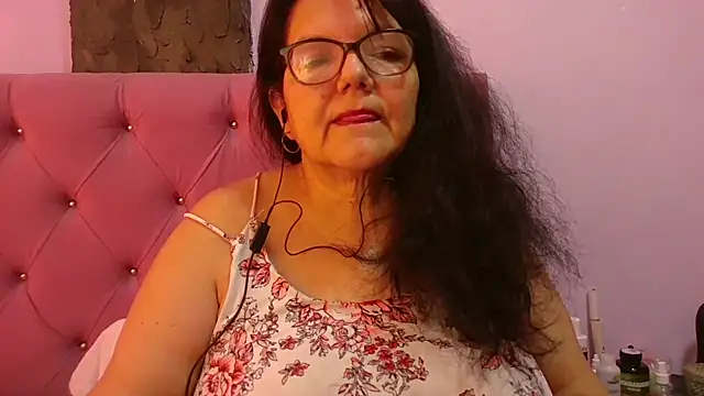 Snapshot of kassandra02 chatting on June 11, 2:15 pm kassandra02 online show from June 11, 2:15 pm
