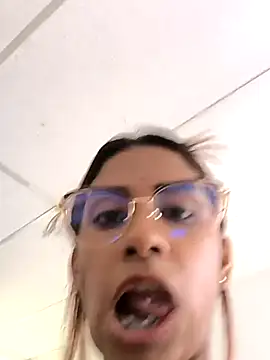 Vivi bless online show from December 6, 7:45 pm