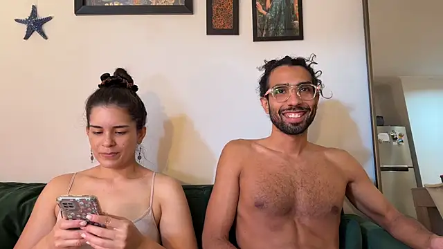 Redfloweer1 online show from April 8, 4:07 pm