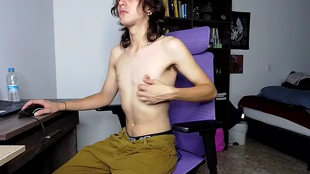 alex connorr online show from September 16, 4:02 am