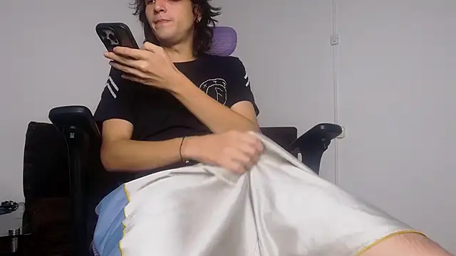 alex connorr online show from June 9, 1:06 am