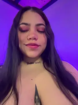 Snapshot of aliensexy chatting on January 15, 11:51 pm aliensexy online show from January 15, 11:51 pm