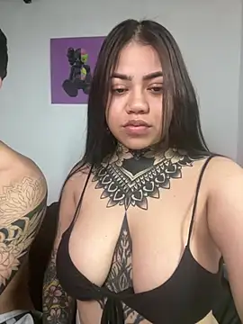 Snapshot of aliensexy chatting on March 2, 8:50 pm aliensexy online show from March 2, 8:50 pm