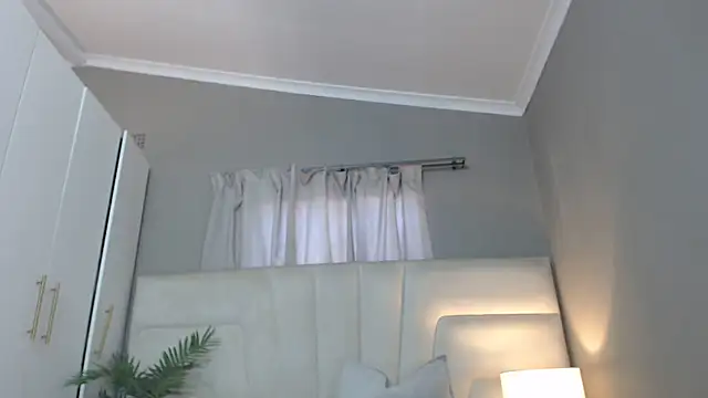 Snapshot of naughtyblackdolie chatting on May 3, 11:27 am naughtyblackdolie online show from May 3, 11:27 am