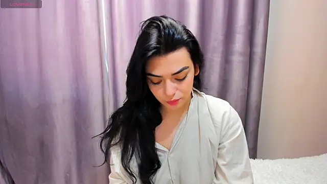 Snapshot of _cleopattra_ chatting on December 5, 8:00 am cleopattra online show from December 5, 8:00 am