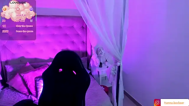 Hanna  Becker  online show from March 7, 3:36 am