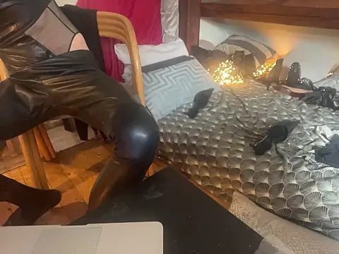 alexheels boots online show from April 12, 1:27 pm