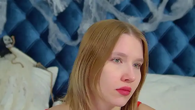 Snapshot of LiliLinn chatting on October 25, 4:09 am LiliLinn online show from October 25, 4:09 am