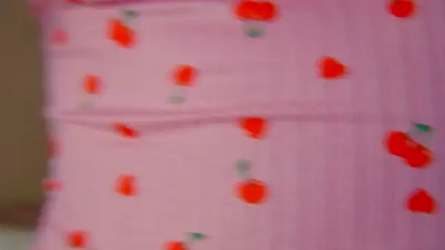 Snapshot of LiliLinn chatting on November 1, 5:42 am LiliLinn online show from November 1, 5:42 am