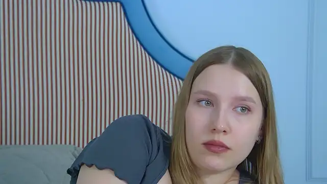 LiliLinn online show from August 3, 9:04 am