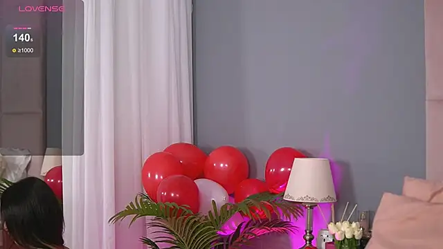 Snapshot of AlmaLuv chatting on February 20, 4:50 am AlmaLuv online show from February 20, 4:50 am