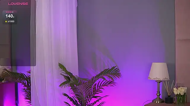 Snapshot of AlmaLuv chatting on March 10, 10:59 am AlmaLuv online show from March 10, 10:59 am