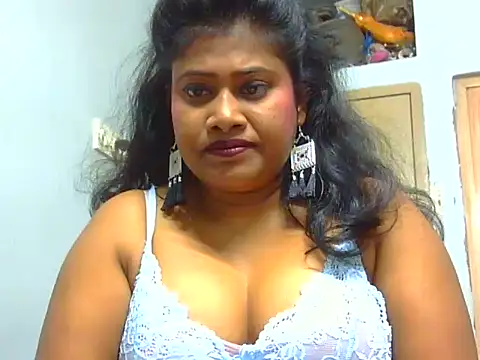 Snapshot of sexy_roma chatting on December 21, 9:23 am sexy roma online show from December 21, 9:23 am