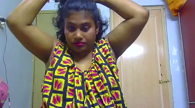 Snapshot of sexy_roma chatting on December 28, 8:47 pm sexy roma online show from December 28, 8:47 pm