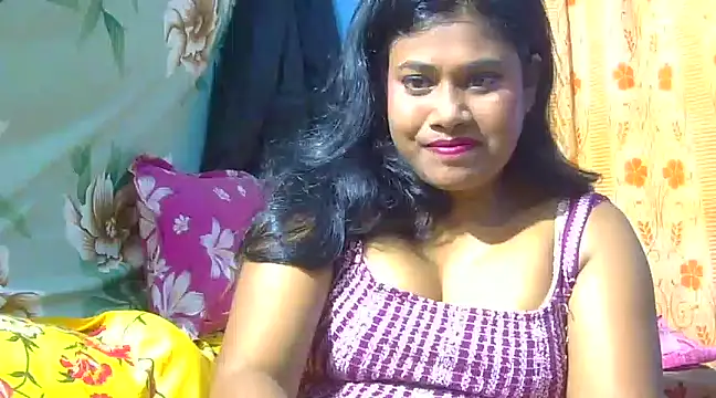 Snapshot of sexy_roma chatting on March 4, 3:48 pm sexy roma online show from March 4, 3:48 pm