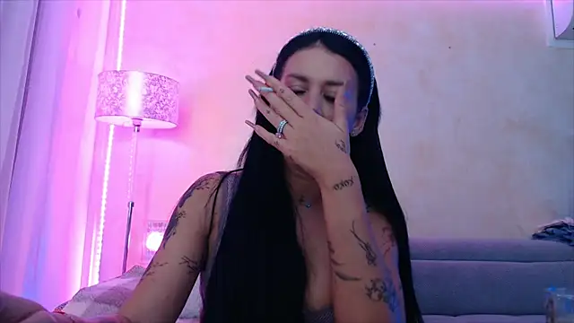 LaylaCruzRose online show from April 4, 5:49 am