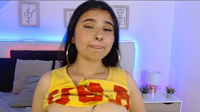 Snapshot of Tifanny_grey chatting on December 20, 10:43 pm Tifanny grey online show from December 20, 10:43 pm