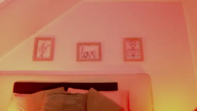 Snapshot of Tifanny_grey chatting on March 17, 11:32 pm Tifanny grey online show from March 17, 11:32 pm