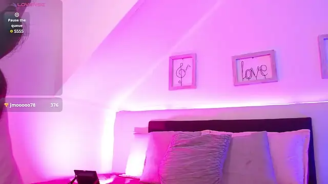 Snapshot of Tifanny_grey chatting on March 21, 11:01 pm Tifanny grey online show from March 21, 11:01 pm