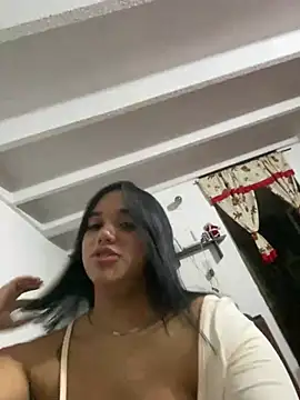 Snapshot of ElaEndez_ chatting on December 25, 6:52 am ElaEndez online show from December 25, 6:52 am