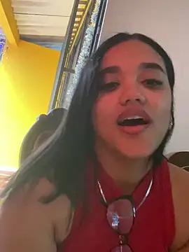 Snapshot of ElaEndez_ chatting on January 1, 12:11 pm ElaEndez online show from January 1, 12:11 pm