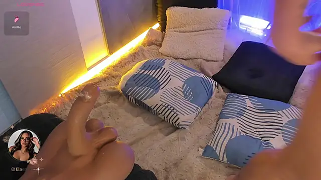 Snapshot of ElaEndez_ chatting on January 22, 1:53 am ElaEndez online show from January 22, 1:53 am