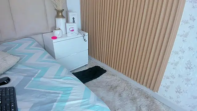 Snapshot of ElaEndez_ chatting on February 12, 12:12 pm ElaEndez online show from February 12, 12:12 pm