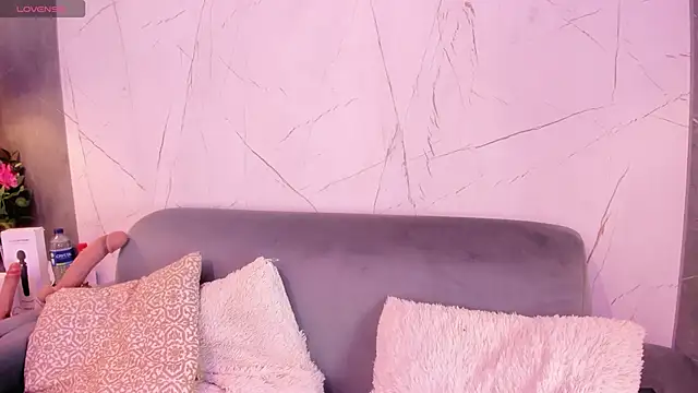 Snapshot of ElaEndez_ chatting on February 18, 12:17 pm ElaEndez online show from February 18, 12:17 pm