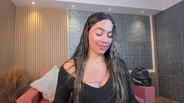 Alessia Taylorr online show from March 7, 12:01 pm