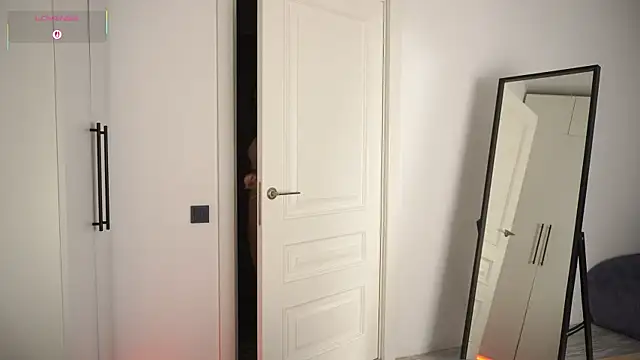 Snapshot of GlamourNova chatting on October 4, 8:40 pm GlamourNova online show from October 4, 8:40 pm