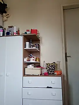 Indiazinhax online show from September 14, 11:20 am