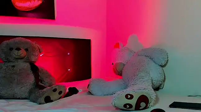 Snapshot of Sweet_Roxy1 chatting on December 22, 6:28 am Sweet Roxy1 online show from December 22, 6:28 am