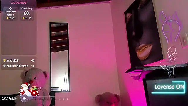 Snapshot of Sweet_Roxy1 chatting on March 12, 1:58 am Sweet Roxy1 online show from March 12, 1:58 am