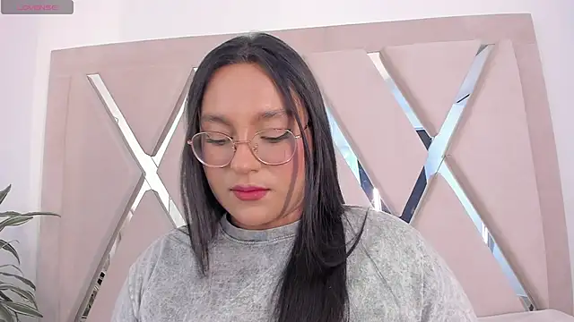 ellamontoya online show from February 14, 5:15 am