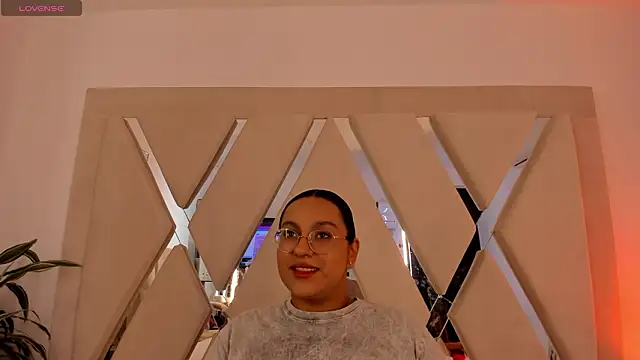 ellamontoya online show from March 17, 11:57 am