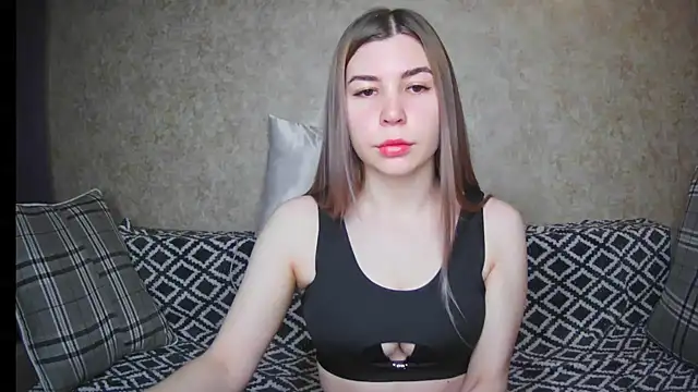 Snapshot of ElllaNuar chatting on December 19, 1:39 am ElllaNuar online show from December 19, 1:39 am