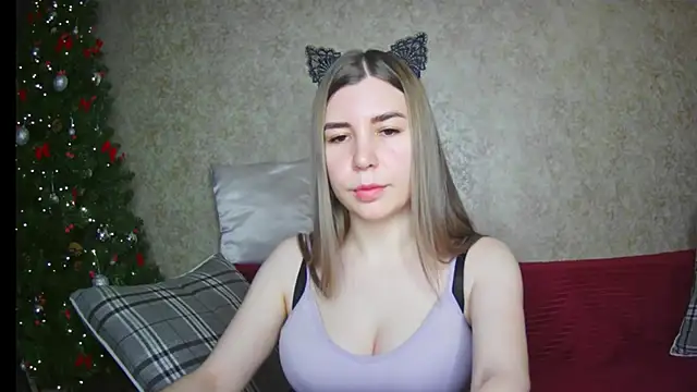 Snapshot of ElllaNuar chatting on January 15, 4:57 am ElllaNuar online show from January 15, 4:57 am