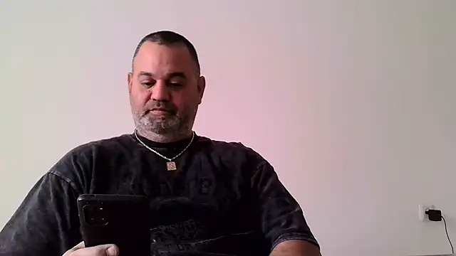 Snapshot of your_man85 chatting on January 31, 10:42 am your man85 online show from January 31, 10:42 am