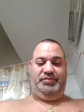 Snapshot of your_man85 chatting on February 1, 4:44 pm your man85 online show from February 1, 4:44 pm