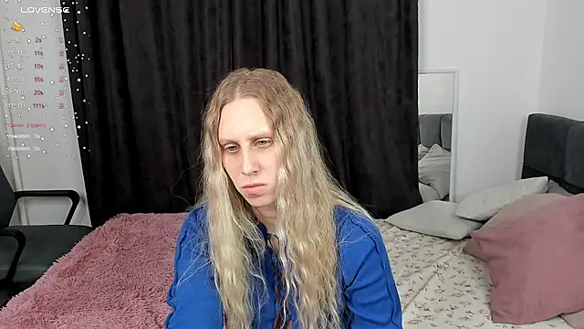 Snapshot of miissblonde chatting on February 26, 2:04 am miissblonde online show from February 26, 2:04 am