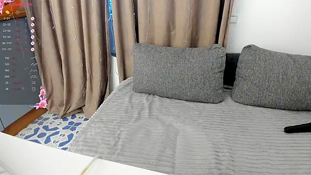 Snapshot of miissblonde chatting on November 10, 2:10 am miissblonde online show from November 10, 2:10 am